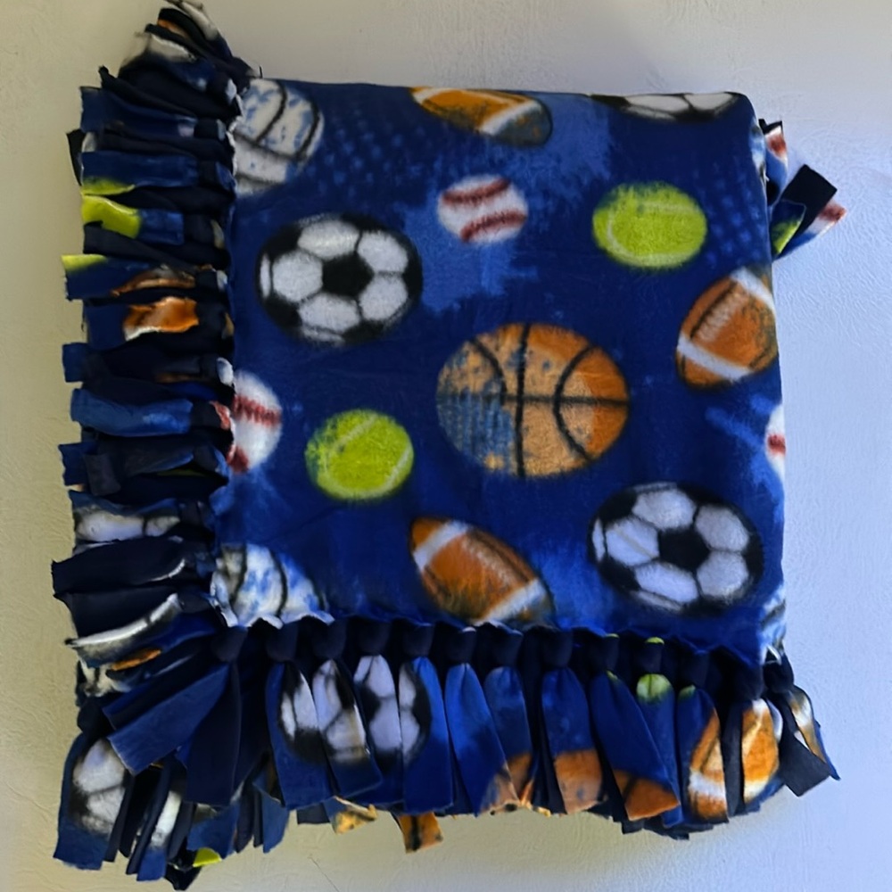 Fleece tie blanket